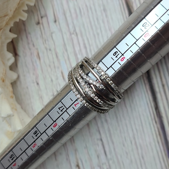 WHITE SAPPHIRE STERLING SILVER CRISS CROSS RING - Picture 10 of 10